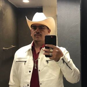 Meet your Posher, Armando